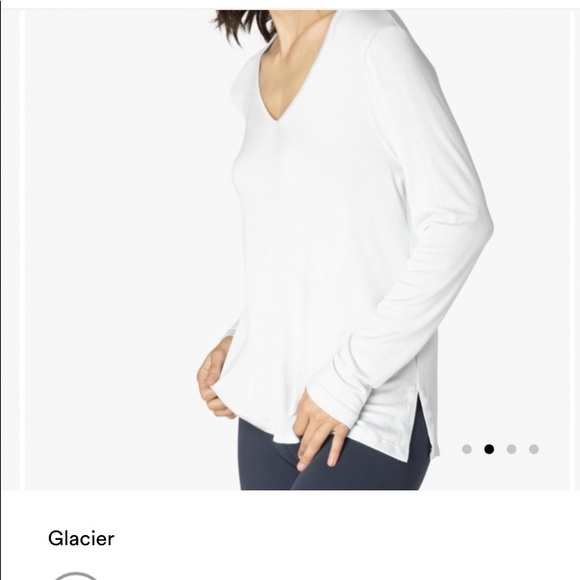 Beyond yoga V-neck t-shirt dusty blue - Picture 2 of 4